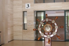 i957